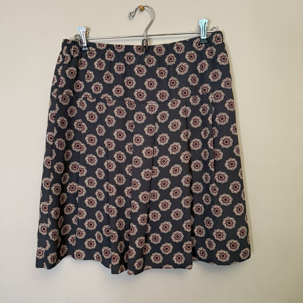 Black Floral A-Line Skirt - Versatile Everyday Style